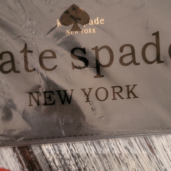 Kate Spade leather wristlet - Picture 6 of 7